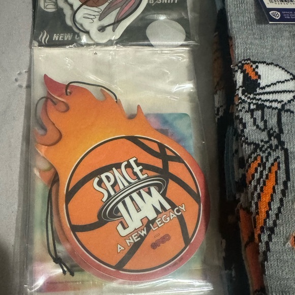 Looney tunes bundle NEW - Picture 3 of 6